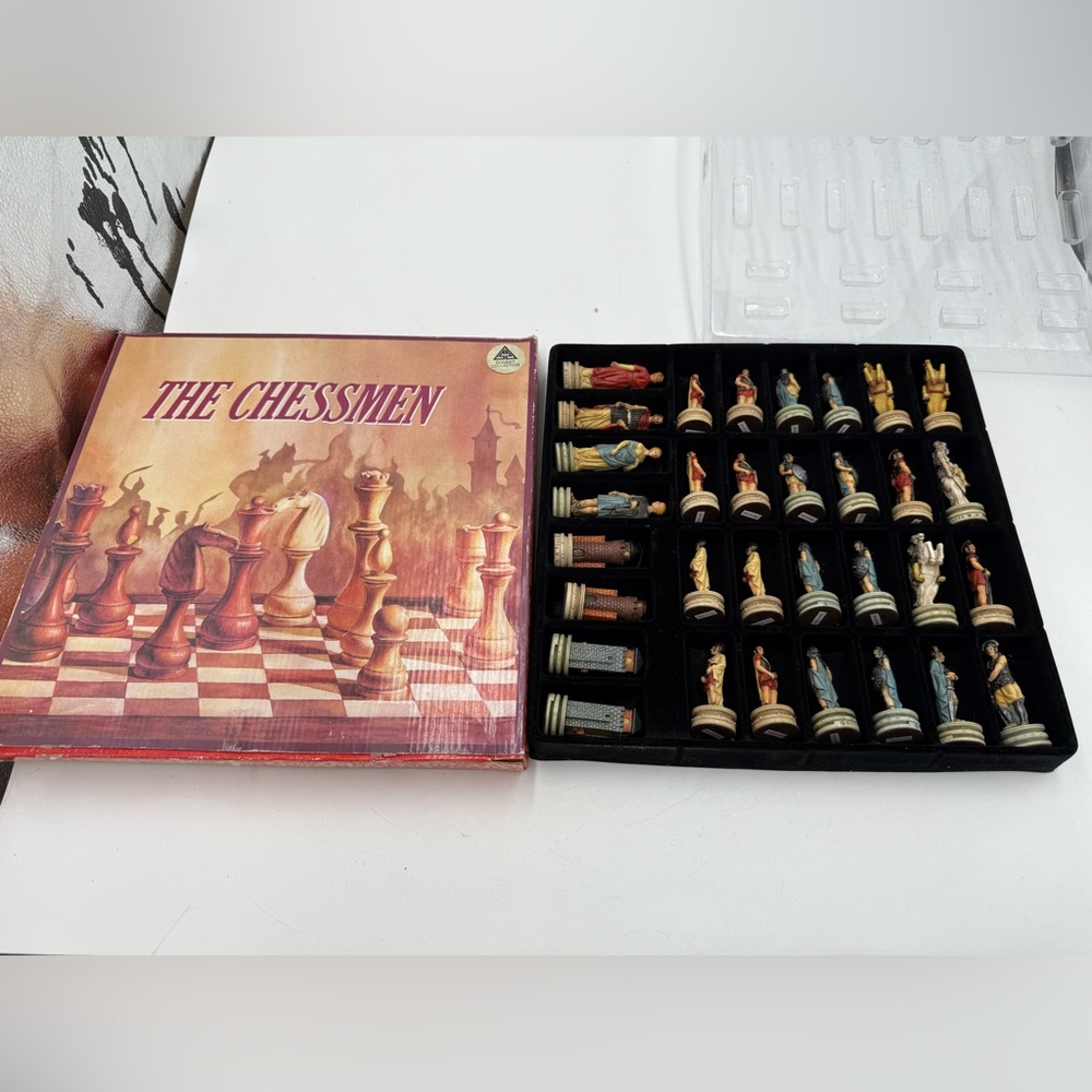 The Chessmen Battle Of Troy #5127 Chess Set Summit Collection Vintage Set